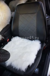 Накидка подушка  на сиденье длинный ворс белый 44х44см   