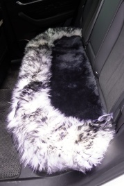 Накидка  комбинированная на заднее сидение серая серед,бока палевые овчина 135x45см 1шт   