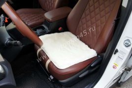 Накидка  подушка на сиденье короткий ворс белый 45х45см   