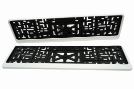 Skyway  рамка номерного знака с защелкой белая   