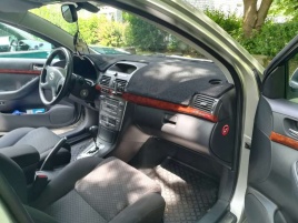 Накидка на панель Toyota Avensis T250 Тойота Авенсис Т250 2003-2008г карпет 