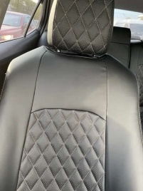 Авточехлы  Toyota Camry Тойота Камри с 2018г кузов V70 экокожа черная бежевая нить ромб   