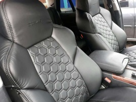 Драйв  чехлы универсальные Соты экокожа черный черный комплект   