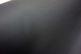 Экокожа  самоклеющаяся черная 1м х 1,4м с браком   