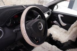 Оплетка  руля со стразами золотой/белый