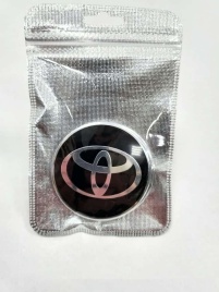 Наклейка на колпаки Toyota сферическая изогнутая 5,5см 4шт черная (114479)