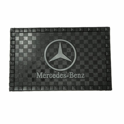 Коврик  на панель противоскользящий Mercedes Benz    фото 1