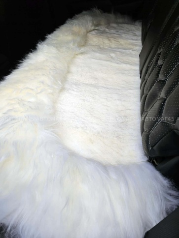 Накидка  комбинированная на заднее сидение белый овчина 135x45см 1шт    фото 3