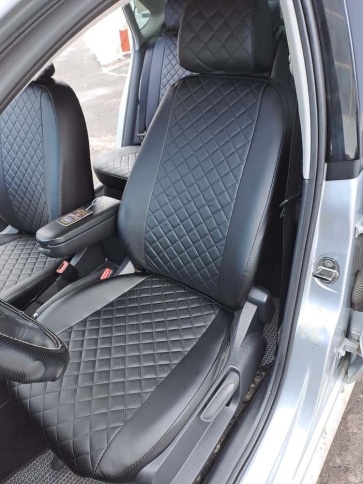 Авточехлы  Ford Focus 2 Форд Фокус 2 экокожа черная черная нить ромб    фото 4