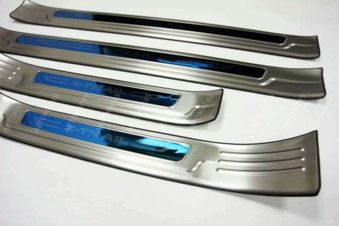Накладки на внутр пороги Nissan X-Trail T32 Ниссан Х-Трейл Т32 2013-2022г широкие алюминий 4шт фото 2