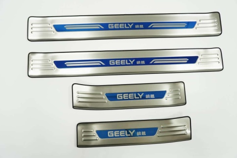 Накладки на внутр пороги Geely Coolray Джили Кулрей 2019-2024г широкие алюминий 4шт фото 1