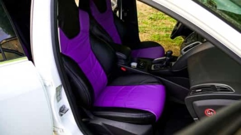 Динас  чехлы универсальные экокожа черный фиолетовый комплект    фото 1