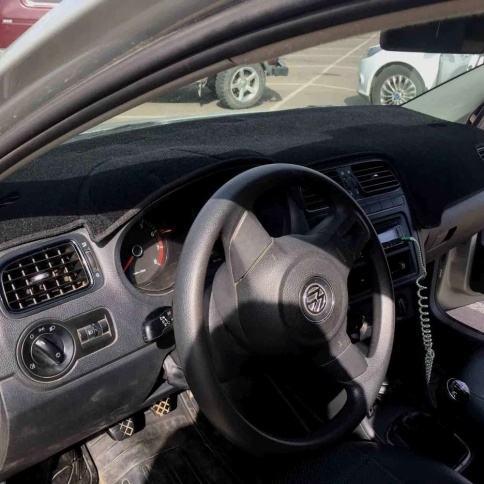 Накидка на панель Volkswagen Polo 5 Фольцваген Поло 5 седан 2010-2020г карпет   фото 2