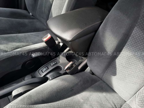 Подлокотник  Nissan Tiida Ниссан Тиида 2007-2014г 1 поколение экокожа    фото 1