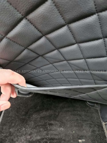 Maximal Защита  заднего сиденья с карманом экокожа черная c черной ниткой ромб соты 62х49см    фото 3