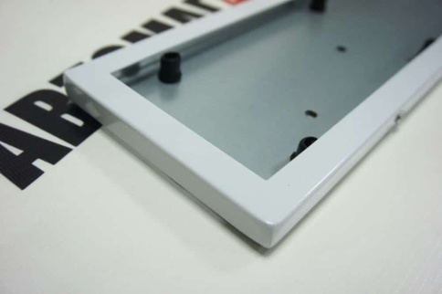 Skyway  рамка номерного знака нержавейка белая    фото 3