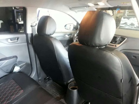 Авточехлы  Kia Rio с 2017г Rio X-Line с 2017г Hyundai Solaris c 2017г экокожа черная красн.нить ромб фото 2