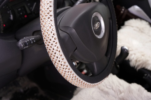 Оплетка  руля со стразами золотой/белый фото 3