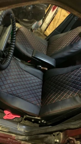 Авточехлы  ВАЗ 2109 2114 2115 Нива пятидверная до 2019г экокожа черная с красной никой ромб Барс   фото 3