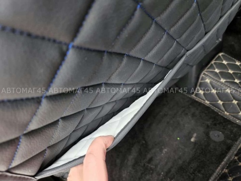 Maximal Защита  заднего сиденья с карманом экокожа черная с синей ниткой ромб соты 62х49см    фото 3