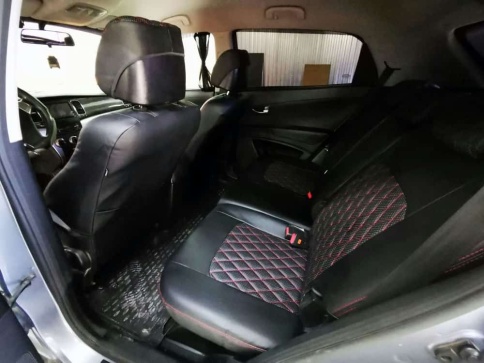 Авточехлы  Ssang Yong Actyon Санг Йонг Экшн экокожа черная красная нить ромб 2011-2021г    фото 9