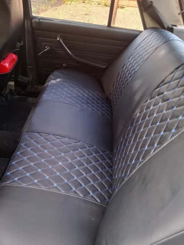 Авточехлы  ВАЗ 2107 экокожа черный с синей ниткой ромб Барс   фото 2