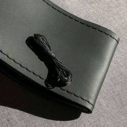 AVS  оплетка руля под шнуровку экокожа гладкая черная размер М диаметр 37-39см обхват 10см фото 6