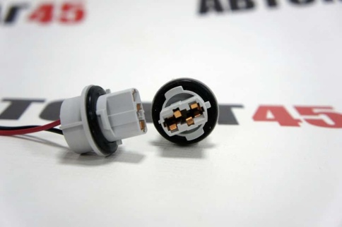 Разъем  T20 W21W 7440 1 контакт пластиковый поворотный с проводами    фото 1