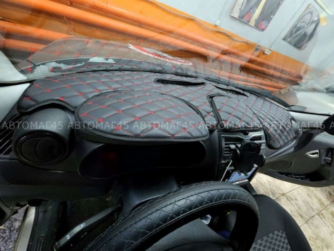 Накидка на панель Lada Granta Гранта FL с 2018г Lada Kalina Калина 2 с 2013г с красной ниткой экокож фото 7