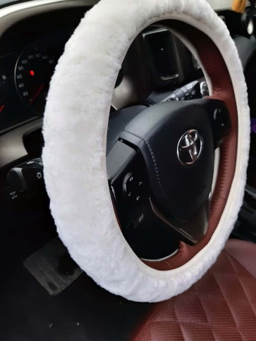 Оплетка  руля натуральный мех на коже короткий ворс мутон белый    фото 4