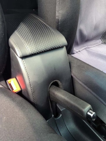 Подлокотник  Skoda Fabia Шкода Фабиа 2007-2015г экокожа    фото 1