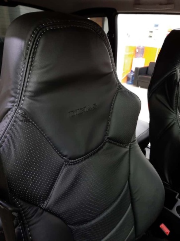 Динас  чехлы универсальные экокожа черный черный комплект    фото 12