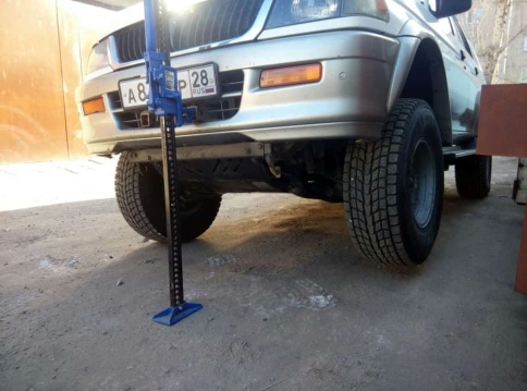 МаякАвто  домкрат 3т реечный 48" высота 130-1200мм    фото 5