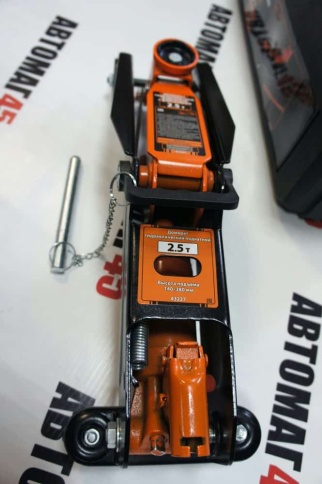 Автодело  домкрат 2,5т гидравлический подкатной с фиксатором кейс высота 140-380мм    фото 2