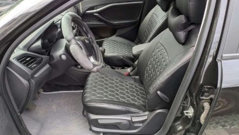 Авточехлы  Kia Rio с 2017г Rio X-Line с 2017г Solaris c 2017г  экокожа черная сер.н. соты г.Ростов фото 1