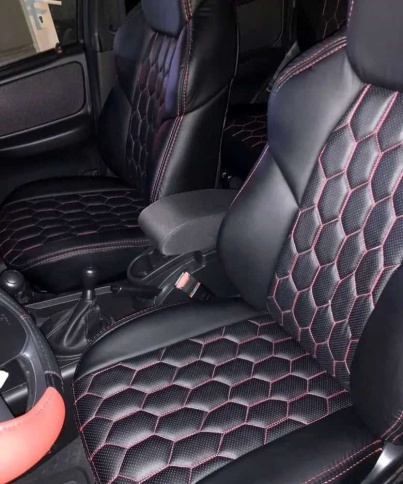 Экстрим  чехлы универсальные экокожа черный соты комплект    фото 5