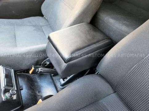 Подлокотник  Нива трехдверная Daewoo Nexia BMW 520 e34 Audi 80 до 11.2019г экокожа    фото 1