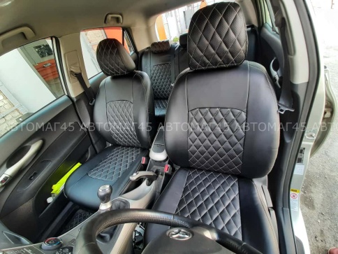 Авточехлы  Toyota Auris Тойота Аурис 2006-2013г экокожа черная бежевая нить ромб    фото 2