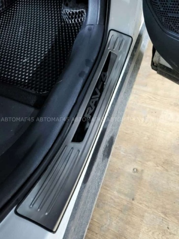 Накладки на внутр пороги Toyota RAV4 XA50 Тойота Рав4 ХА50 2018-2025г широкие алюминий 4шт фото 9