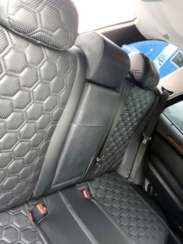 Драйв  чехлы универсальные Соты экокожа черный черный комплект    фото 3