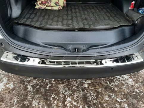 Накладка  на задний бампер Toyota RAV4 XA40 2013-2015г до рестайлинг нержавейка хром 1шт   фото 1
