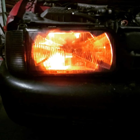 Пленка  для фар глянцевая желтая 1м х 0,3м    фото 2