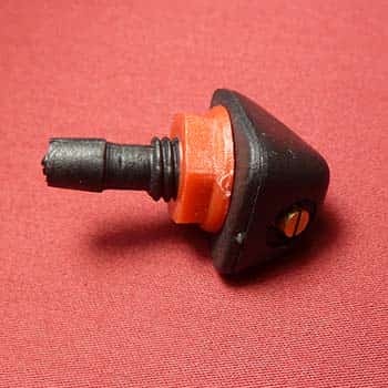 F021 Форсунка стеклоомывателя веерная лобового стекла  фото 1