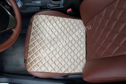 888-2  Накидка на сиденье на силиконе велюр бежевый 45 x 45см 1шт    фото 3