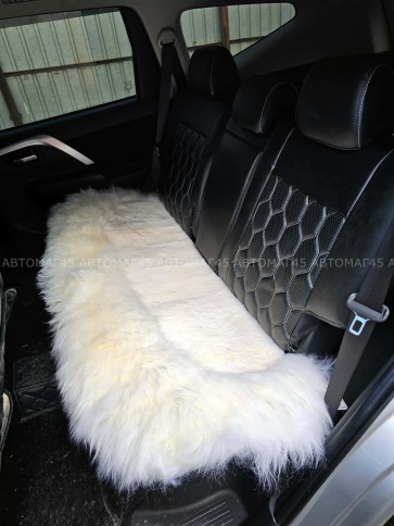 Накидка  комбинированная на заднее сидение белый овчина 135x45см 1шт    фото 2