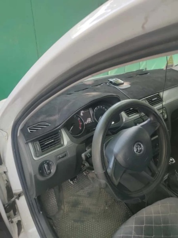 Накидка на панель Skoda Rapid Шкода Рапид 2012-2020г 1 поколение карпет  фото 1