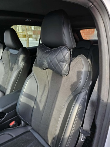 Подушка  под шею ромб черная с черной ниткой бабочка  фото 3